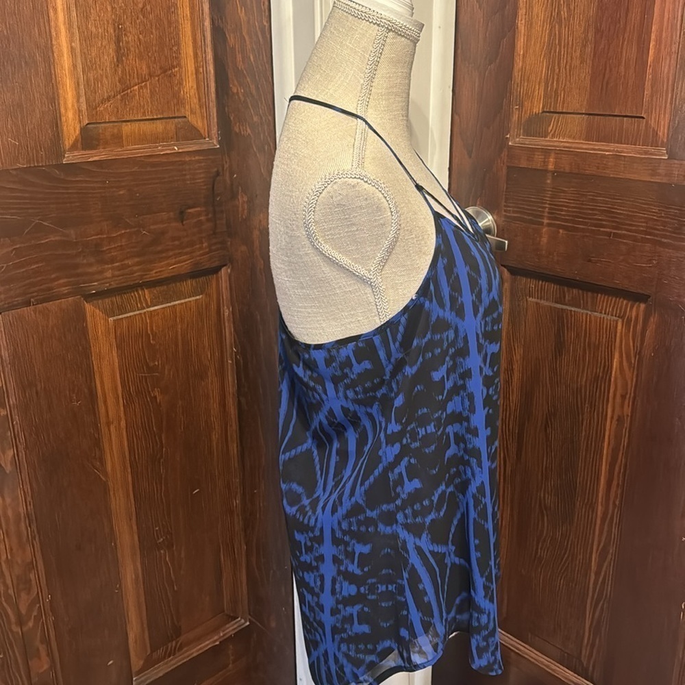 Express Razorback Cage Front Design Lightweight Blouse Size M - Picture 3 of 5